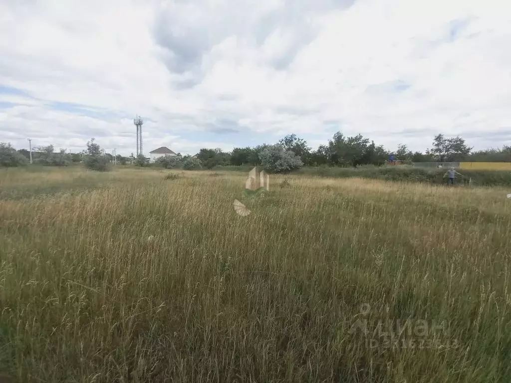 Участок в Саратовская область, Энгельсский район, Красноярское ... - Фото 1