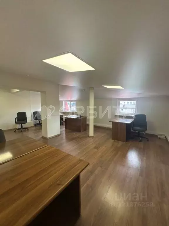 Офис в Тюменская область, Тюмень ул. Челюскинцев, 29 (35 м) - Фото 1