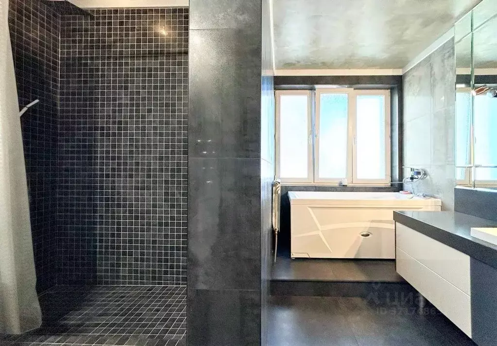 2-к кв. Башкортостан, Уфа Коммунистическая ул., 107 (57.2 м) - Фото 2