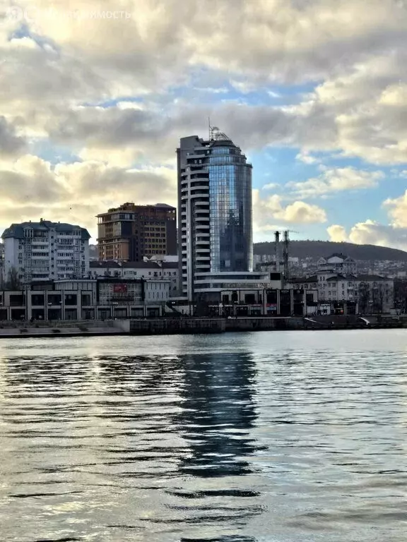 3-комнатная квартира: Новороссийск, набережная Адмирала Серебрякова, 7 ... - Фото 1