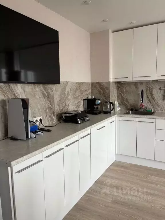 2-к кв. Омская область, Омск Сибирский просп., 45 (61.2 м) - Фото 1