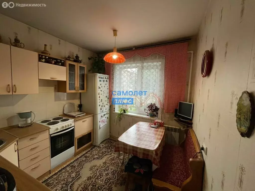 3-комнатная квартира: Бийск, улица Ильи Мухачёва, 232 (64 м) - Фото 0