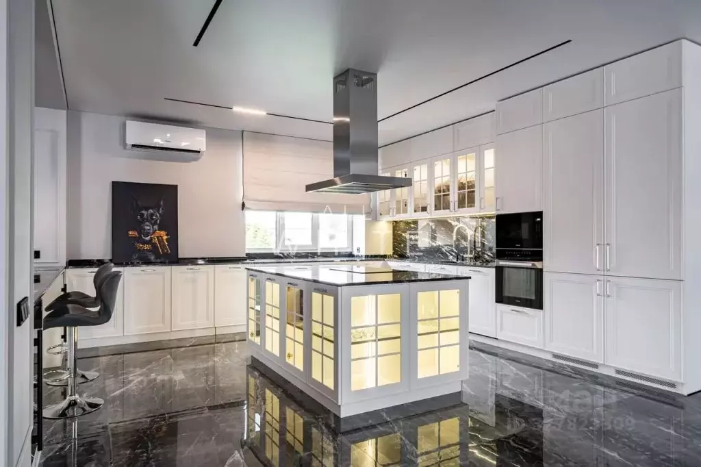 Дом в Москва д. Большое Свинорье, ул. Перспективная, 122 (1141 м) - Фото 1