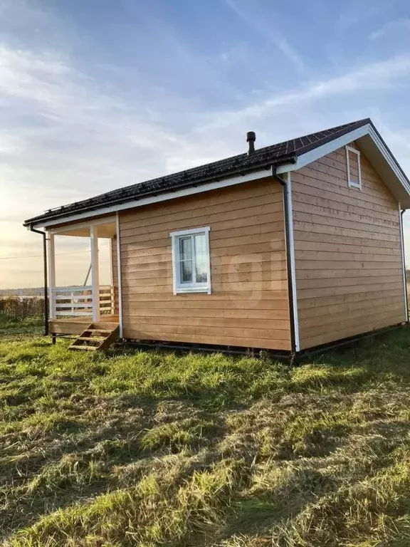 Дом в Ленинградская область, Лужский район, Ям-Тесовское с/пос, д. ... - Фото 1