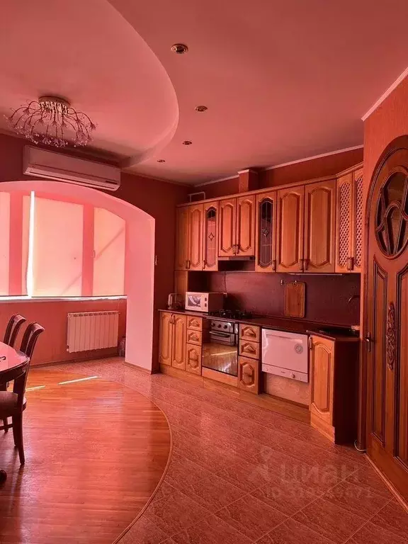 3-к кв. Саратовская область, Саратов Северная ул., 8 (106.0 м) - Фото 0