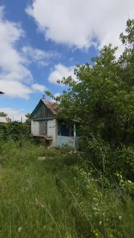 Дом в Волгоградская область, Волгоград Металлург СНТ, 2-й уч, ул. 13-я ... - Фото 1