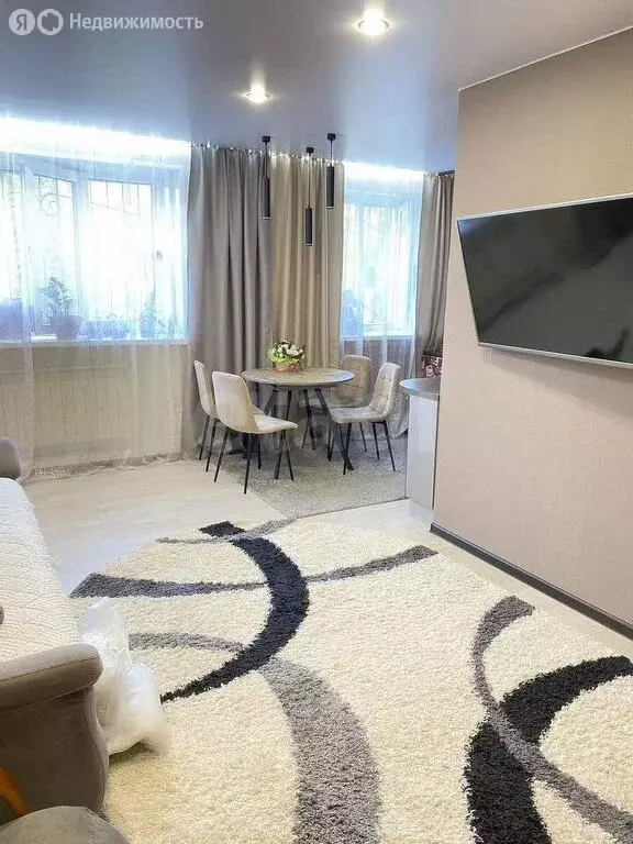 3-комнатная квартира: Улан-Удэ, Октябрьская улица, 38 (59 м) - Фото 0