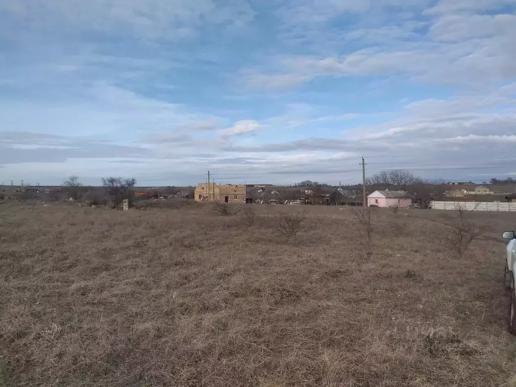 Участок в Крым, Симферопольский район, Перовское с/пос, с. Ключи ул. ... - Фото 1