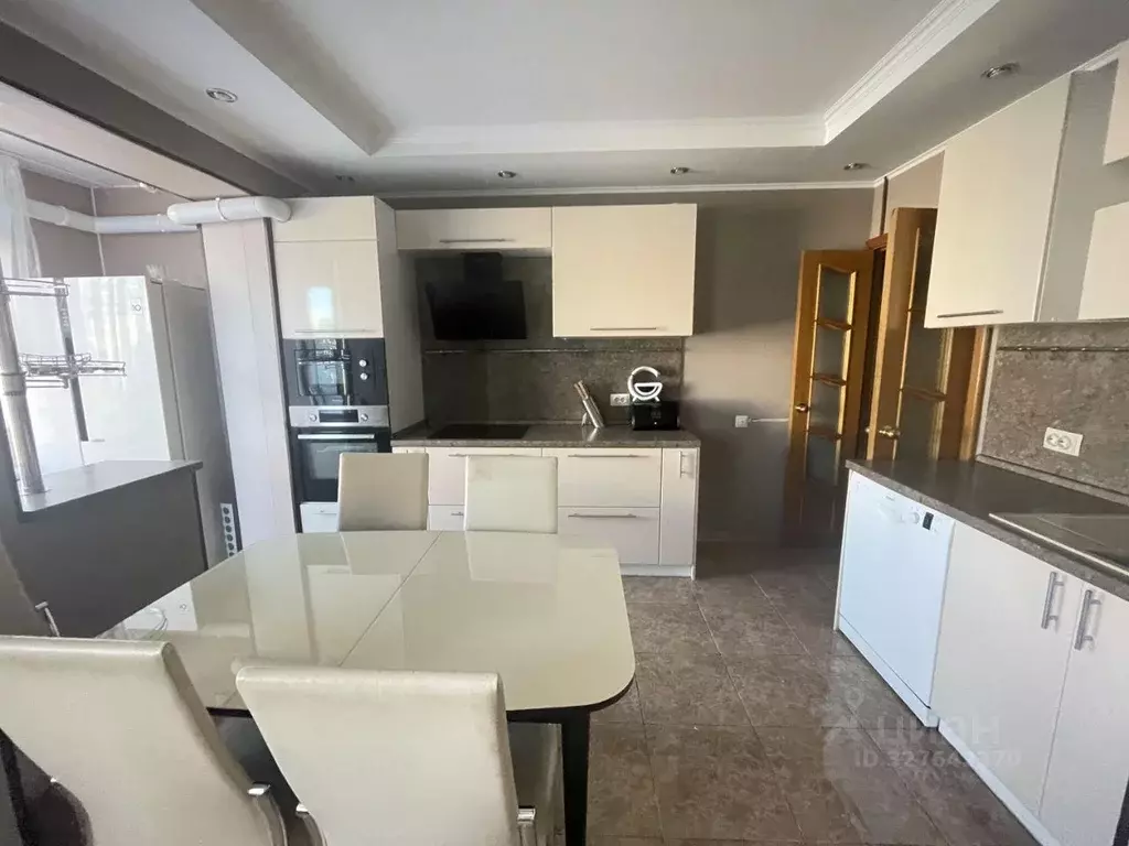 4-к кв. Камчатский край, Петропавловск-Камчатский ул. Ларина, 27/1 ... - Фото 1