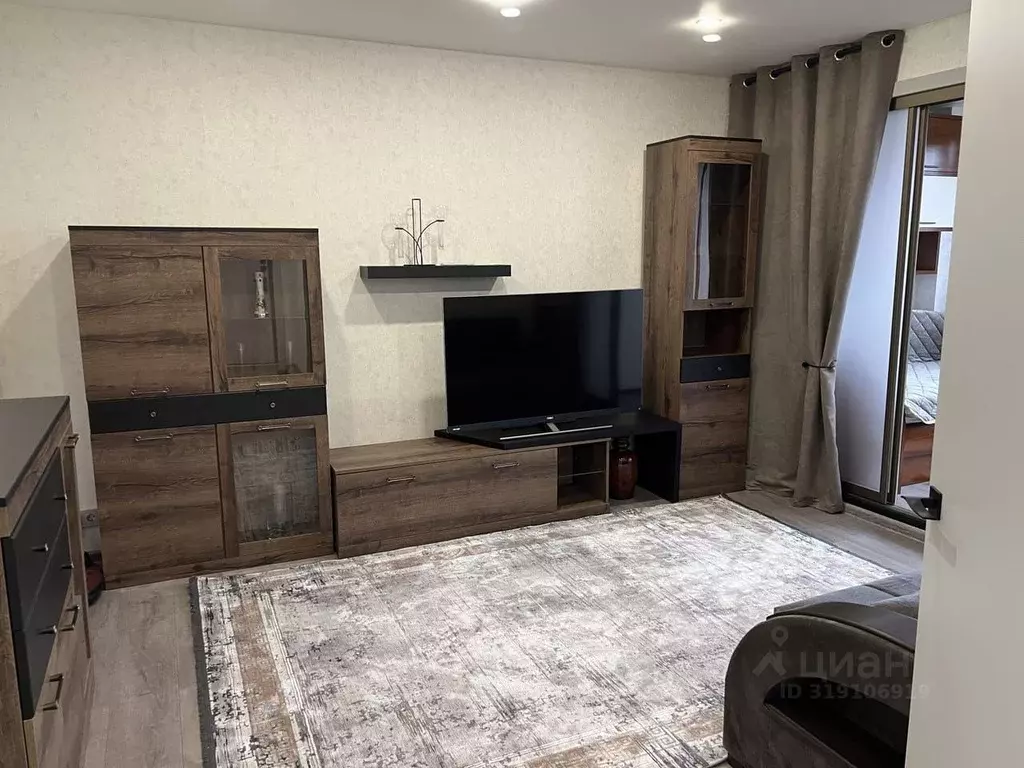 3-к кв. Краснодарский край, Сочи ул. Свердлова, 48 (74.0 м) - Фото 0