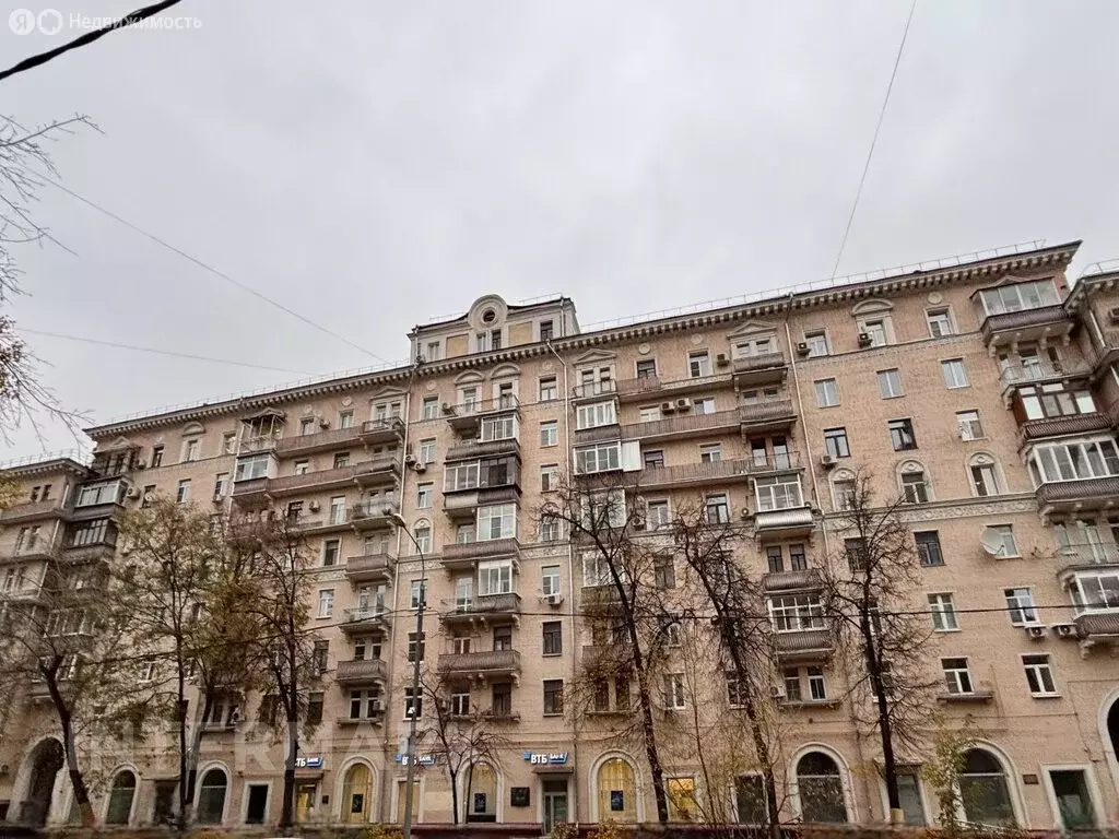 3-комнатная квартира: Москва, улица Маршала Бирюзова, 8к1 (65 м) - Фото 0