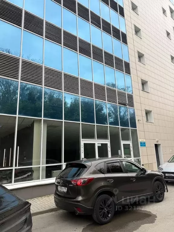 Помещение свободного назначения в Свердловская область, Екатеринбург ... - Фото 0