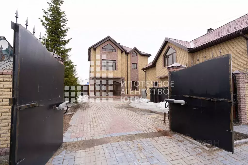 Дом в Ханты-Мансийский АО, Ханты-Мансийск ул. Зырянова, 18 (481 м) - Фото 1