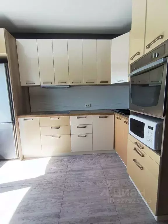 3-к кв. Свердловская область, Екатеринбург ул. Лучистая, 2 (74.0 м) - Фото 2