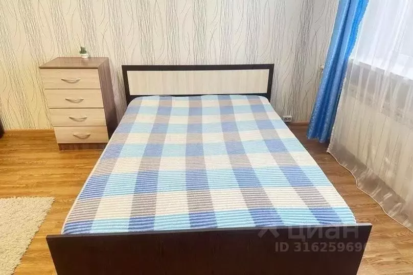 1-к кв. Пермский край, Чайковский ул. Азина, 27 (40.0 м) - Фото 1