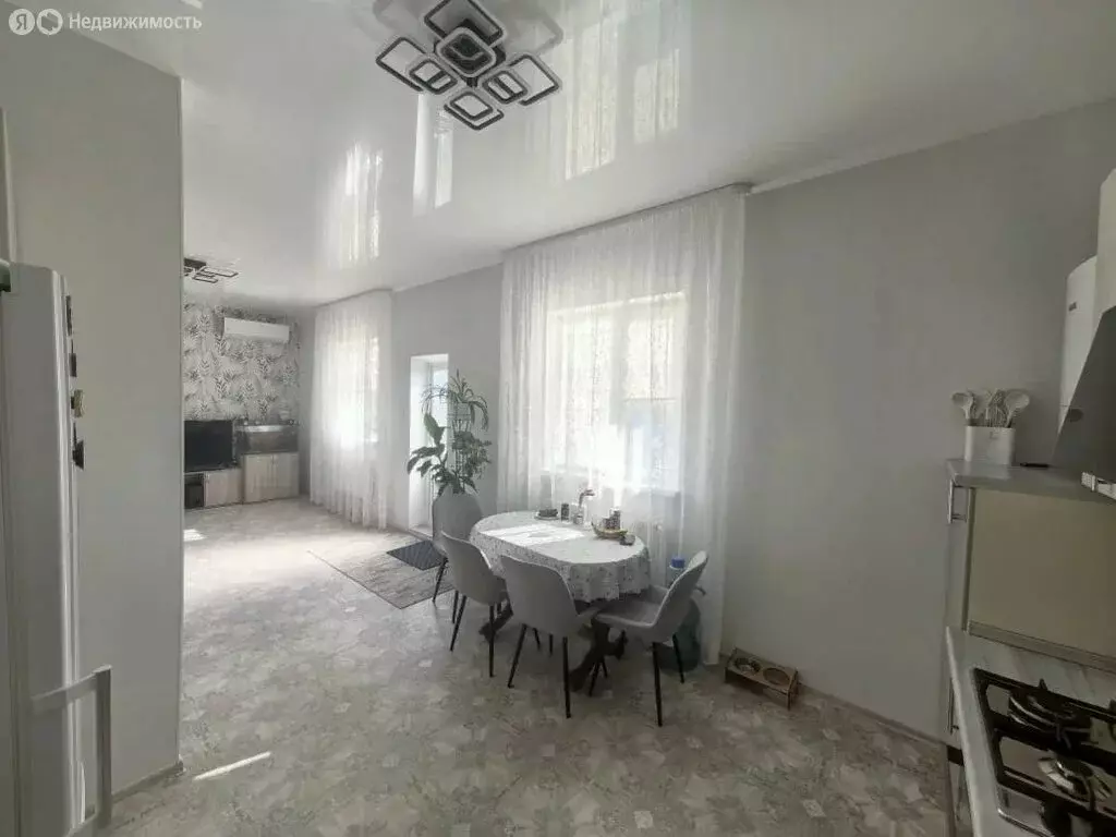 Дом в село Кулешовка, Первомайская улица (110 м) - Фото 2
