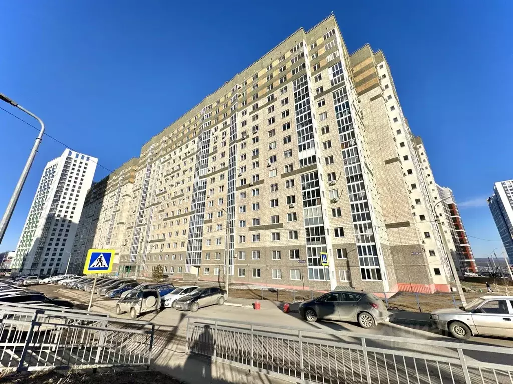3-к кв. Башкортостан, Уфа ул. Рудольфа Нуреева, 14 (83.4 м) - Фото 0