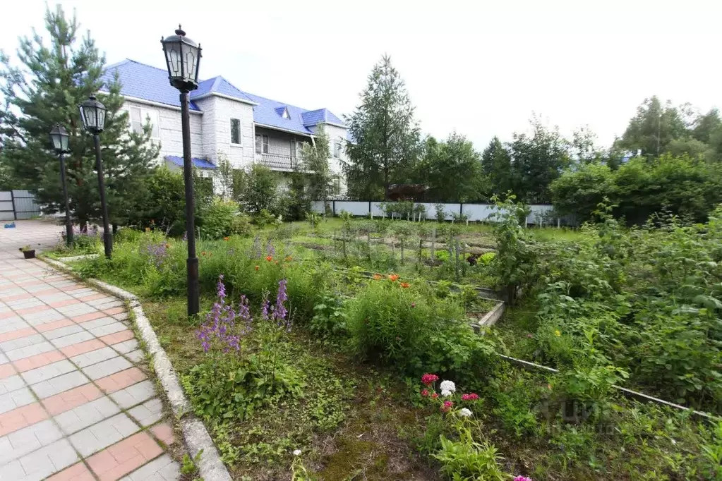 Дом в Ханты-Мансийский АО, Нягань Авиационная ул., 5А (148 м) - Фото 1