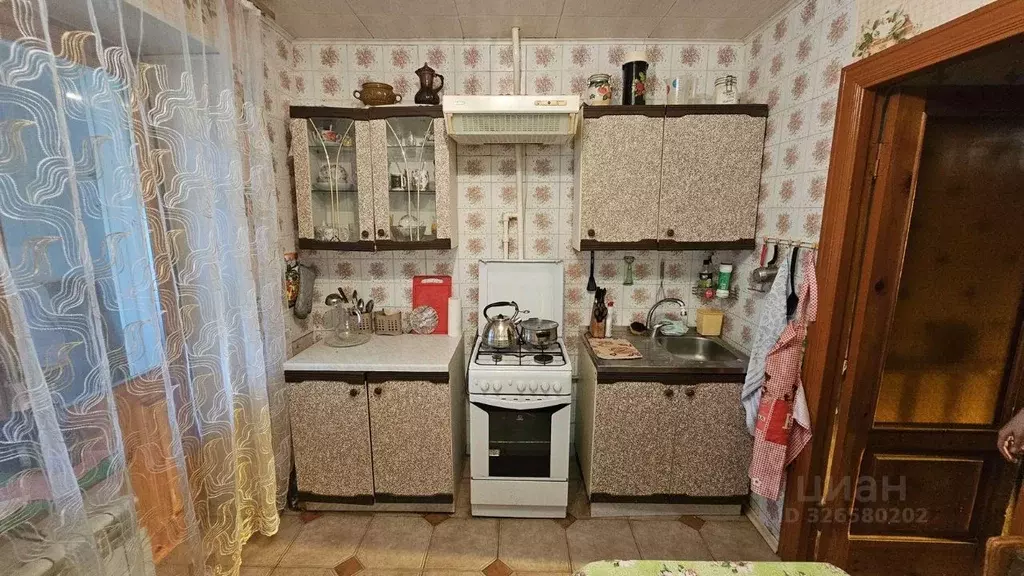 3-к кв. Астраханская область, Астрахань ул. Адмирала Нахимова, 265 ... - Фото 1