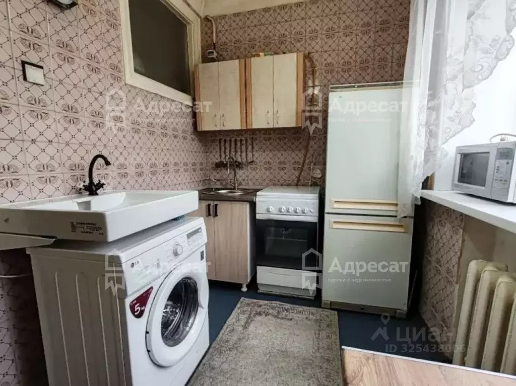 2-к кв. Волгоградская область, Волгоград ул. Генерала Гуртьева, 4 ... - Фото 1