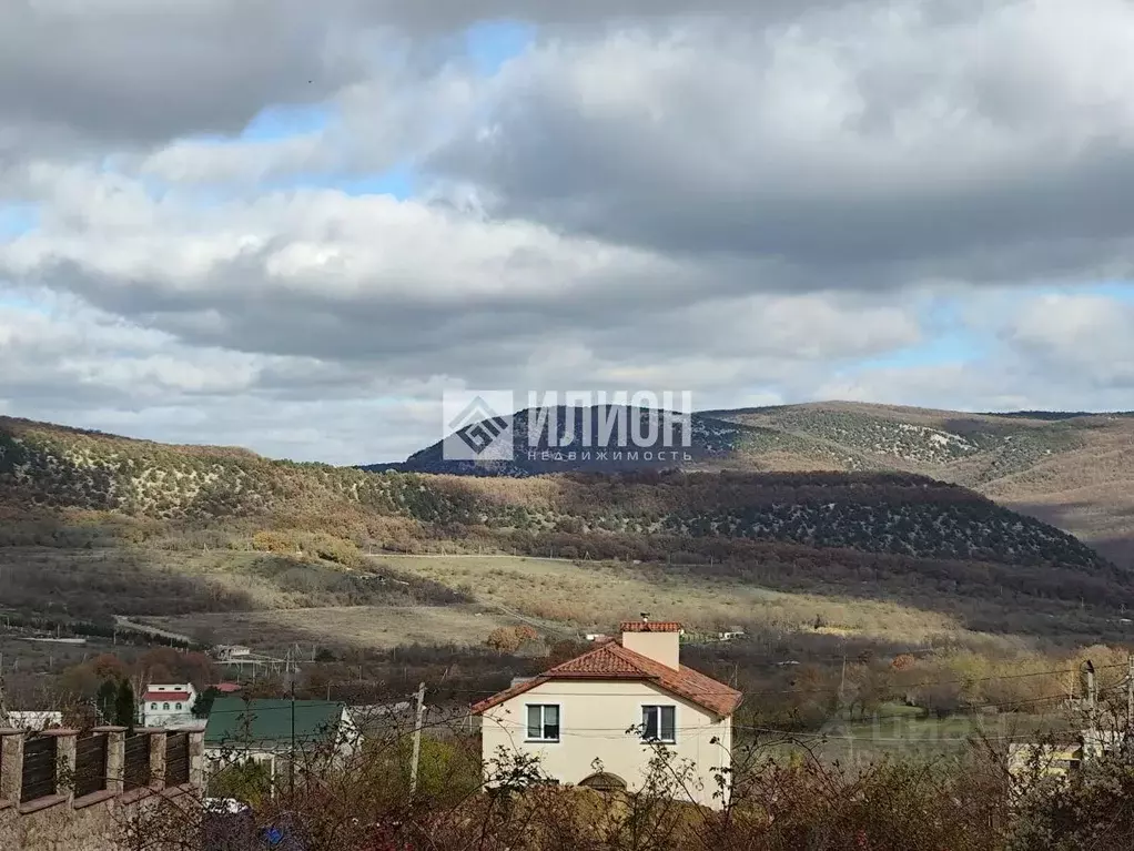 Участок в Севастополь с. Резервное, ул. Нахимовская (10.0 сот.) - Фото 1