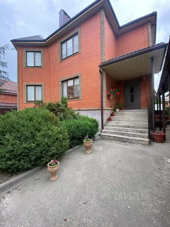 Дом в Ростовская область, Батайск ул. Половинко (349 м) - Фото 0