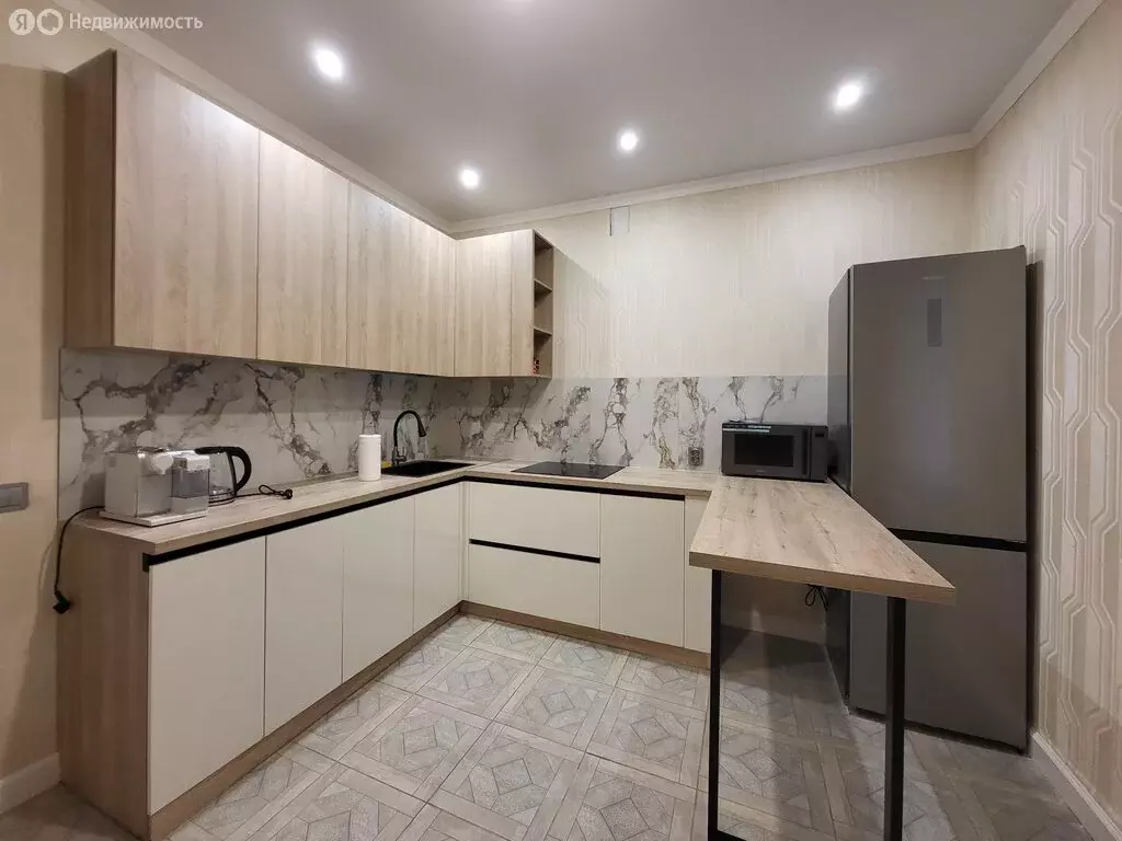 2-комнатная квартира: Череповец, Любецкая улица, 1 (69 м) - Фото 1