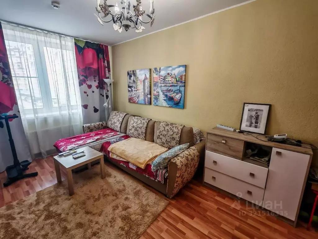 3-к кв. Свердловская область, Среднеуральск Лесная ул., 2Б (78.4 м) - Фото 0