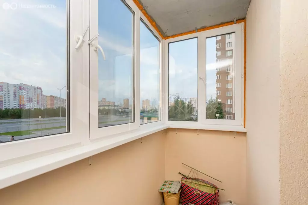 2-комнатная квартира: Тюмень, улица Фармана Салманова, 6 (53.7 м) - Фото 1