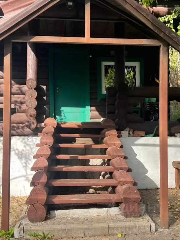 Дом в Ленинградская область, Выборгский район, Рощинское городское ... - Фото 1