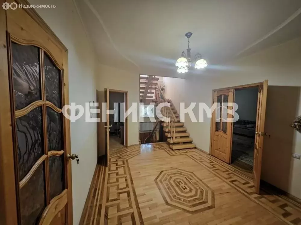 Дом в Пятигорск, улица Нежнова (230 м) - Фото 1