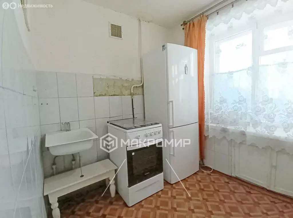 3-комнатная квартира: Пермь, улица Крисанова, 13 (59 м) - Фото 2