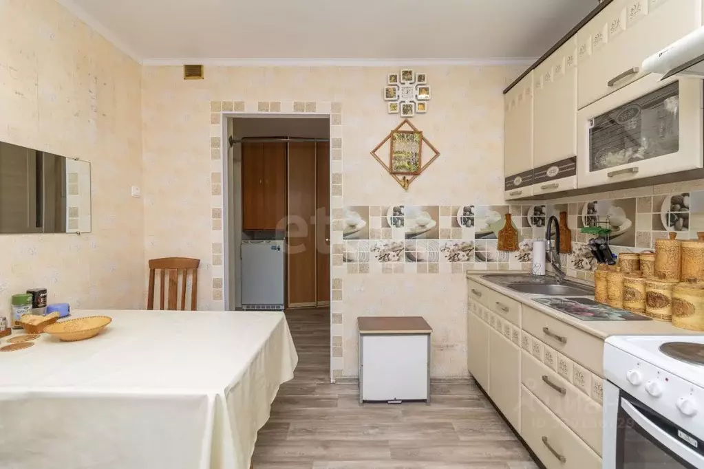 2-к кв. Тюменская область, Тюмень Минская ул., 3А (50.0 м) - Фото 1