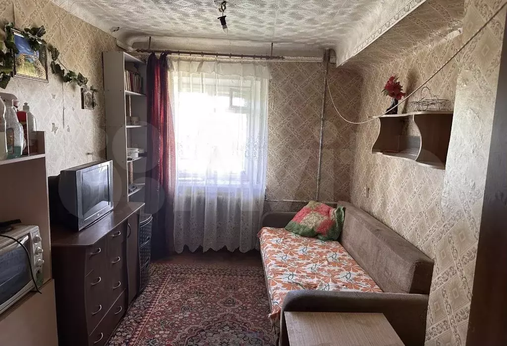 Комната 12 м в 3-к., 4/4 эт. - Фото 0