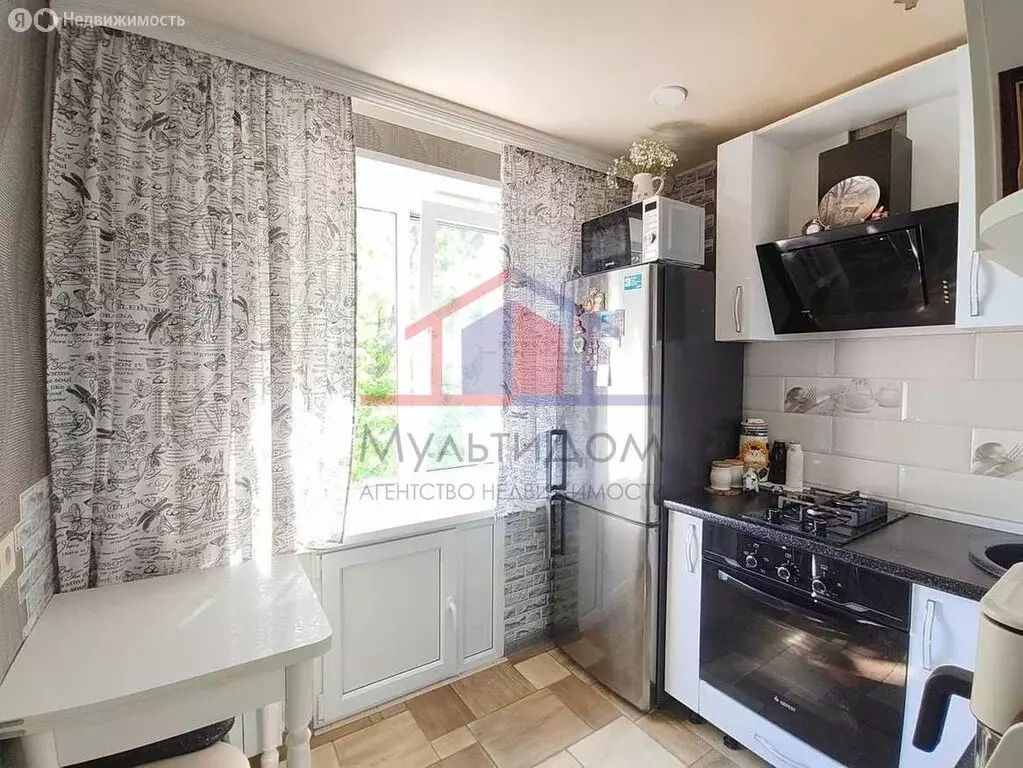 2-комнатная квартира: Губкин, улица Лазарева, 6 (43.3 м) - Фото 1