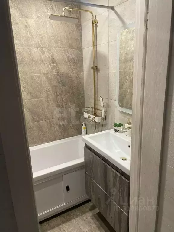 2-к кв. Удмуртия, Можга Можгинский район, ул. Наговицына, 87с2 (56.6 ... - Фото 0