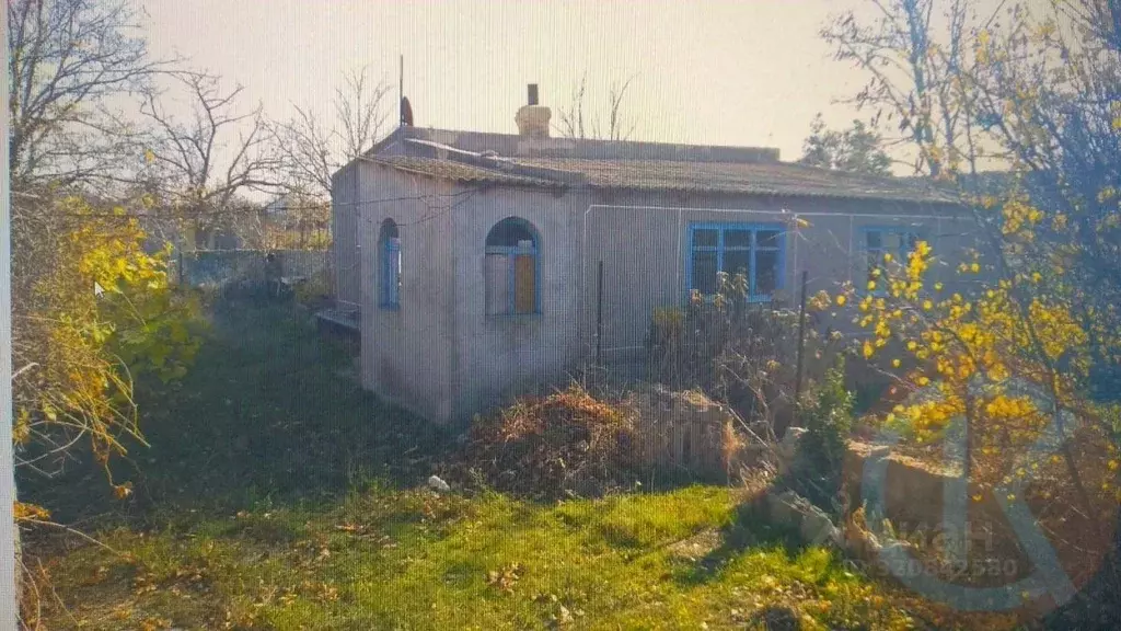 Дом в Крым, Черноморский район, Оленевское с/пос, с. Оленевка ул. ... - Фото 1