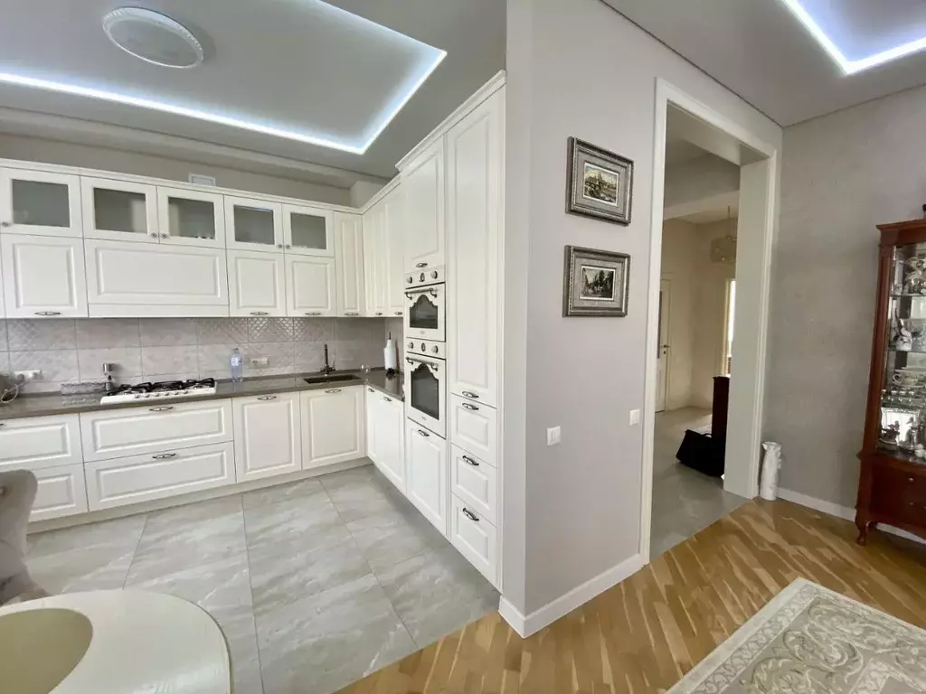 2-к кв. Краснодарский край, Геленджик Новороссийская ул., 62 (110.0 м) - Фото 0