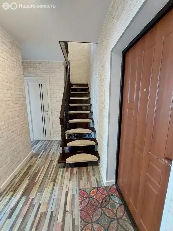 4-комнатная квартира: Верхняя Пышма, улица Красных Партизан, 52 (77 м) - Фото 1