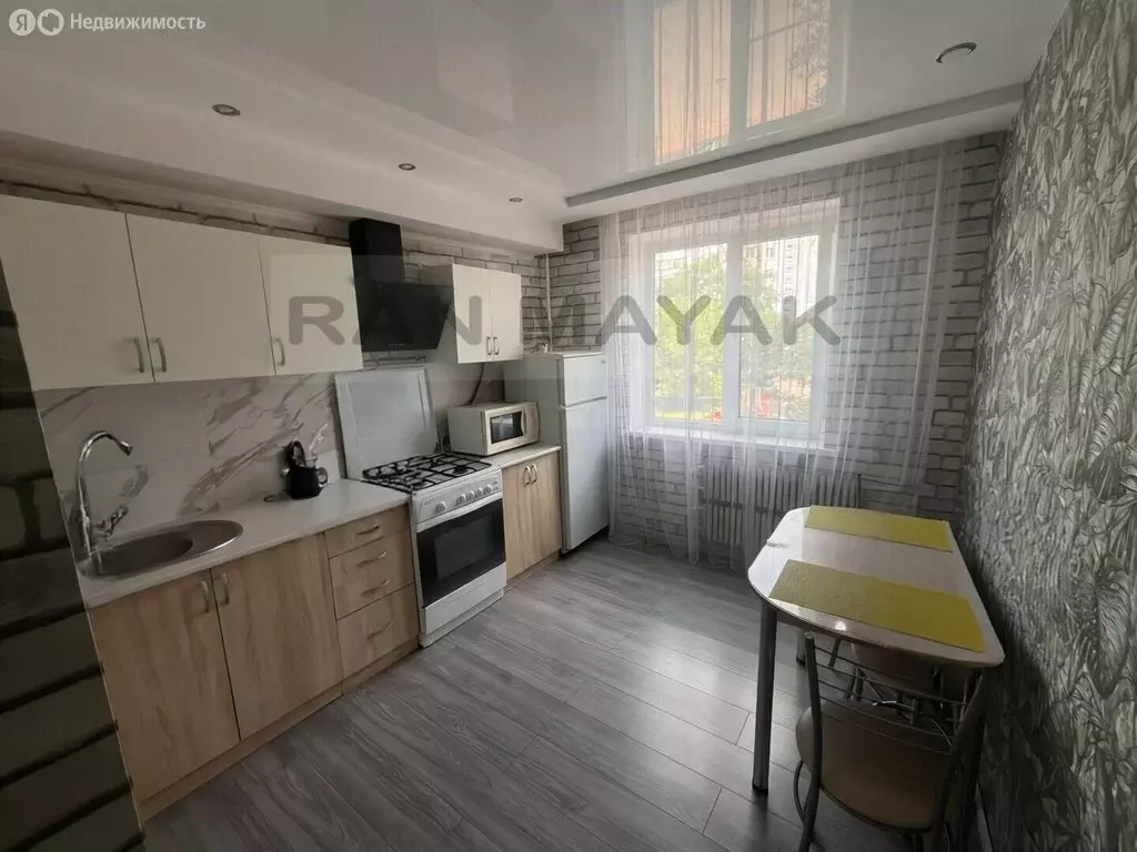 1-комнатная квартира: Майкоп, улица Михайлова, 8 (37.6 м) - Фото 2