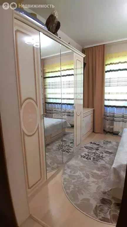 2-комнатная квартира: Голубой Залив, микрорайон Сибирский, 1 (58 м) - Фото 1