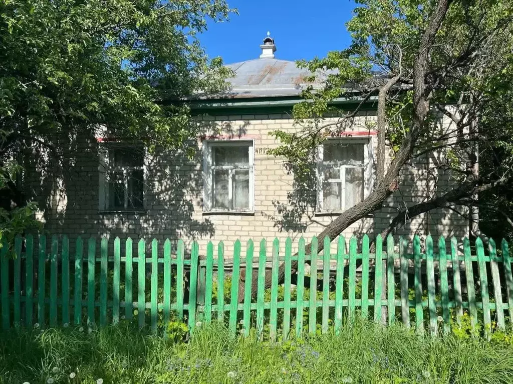 Дом в Белгородская область, Красненский район, Камызинское с/пос, с. ... - Фото 1