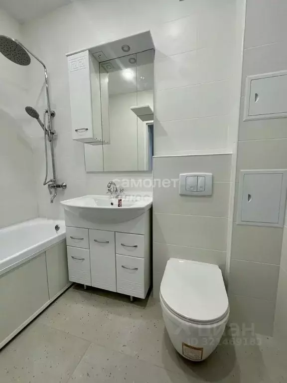 1-к кв. Калужская область, Калуга ул. Белые Росы, 3 (39.3 м) - Фото 2