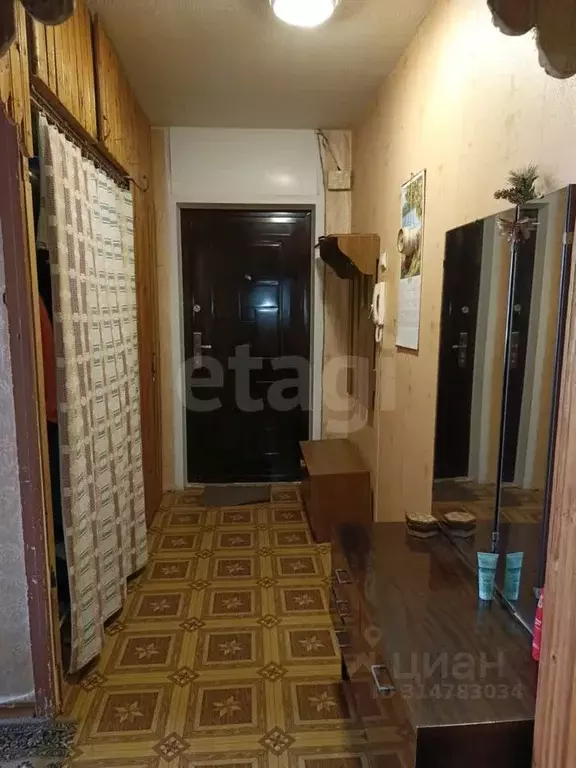 2-к кв. Псковская область, Остров ул. ДОС, 18 (47.1 м) - Фото 0