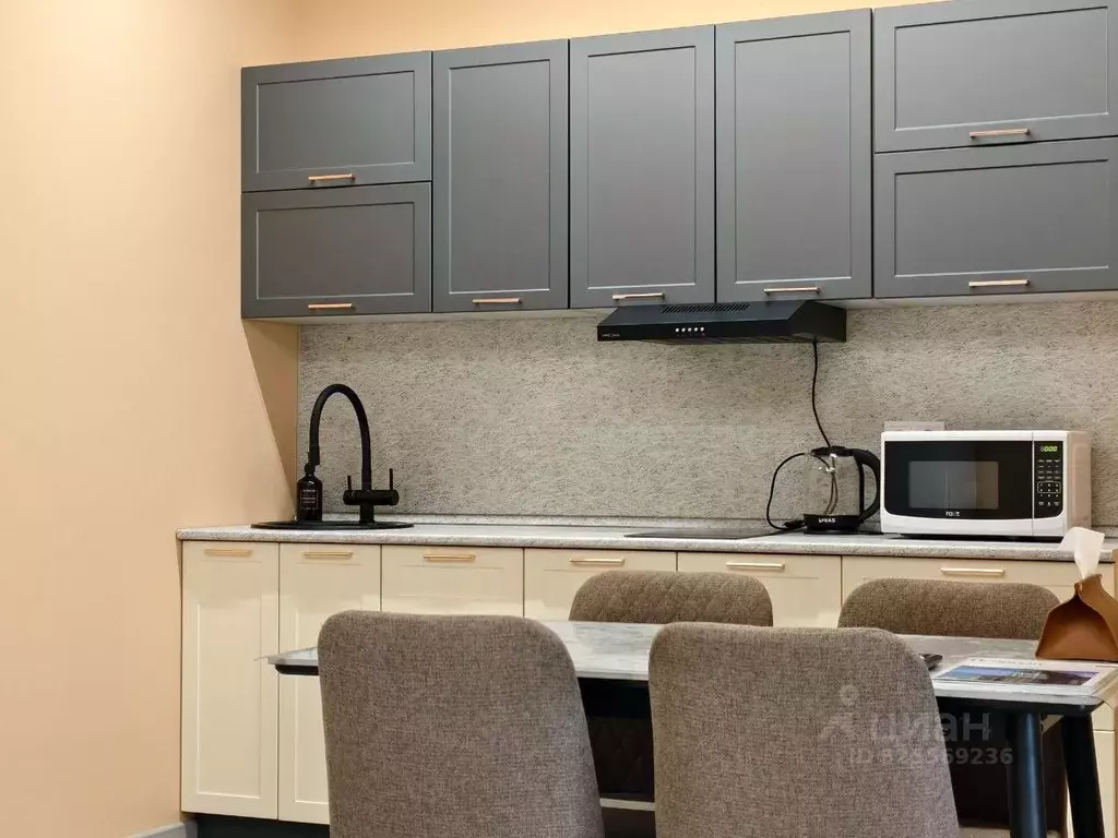 2-к кв. Приморский край, Владивосток ул. Зеленый Бульвар, 27к2 (42.6 ... - Фото 2