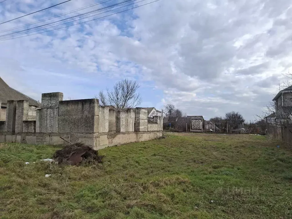 Участок в Крым, Ленино пгт ул. Розовая (7.0 сот.) - Фото 2