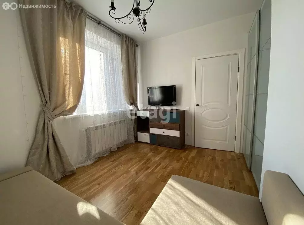 3-комнатная квартира: Омск, улица Красный Путь, 101к1 (63 м) - Фото 0