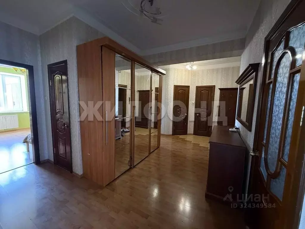 4-к кв. Хакасия, Абакан ул. Чехова, 116 (118.1 м) - Фото 2