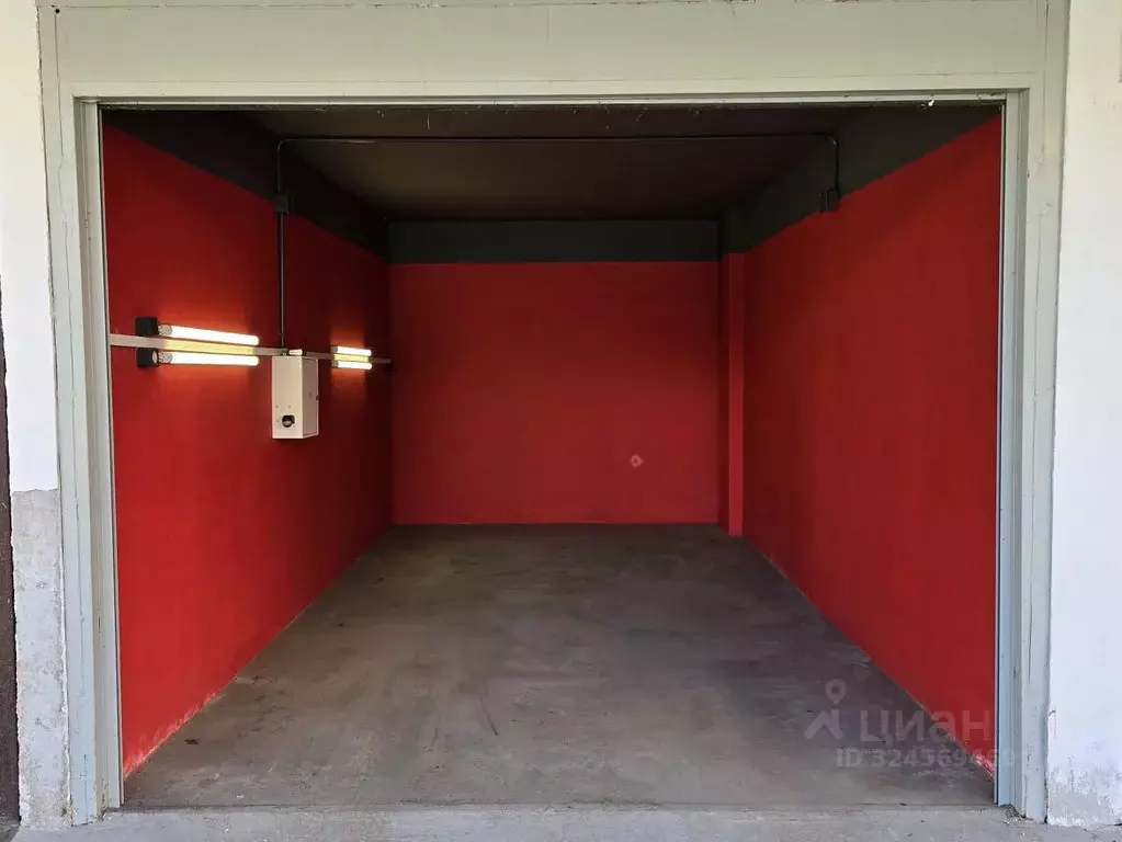 Гараж в Московская область, Красногорск ул. Новая Опалиха, 10 (20 м) - Фото 1