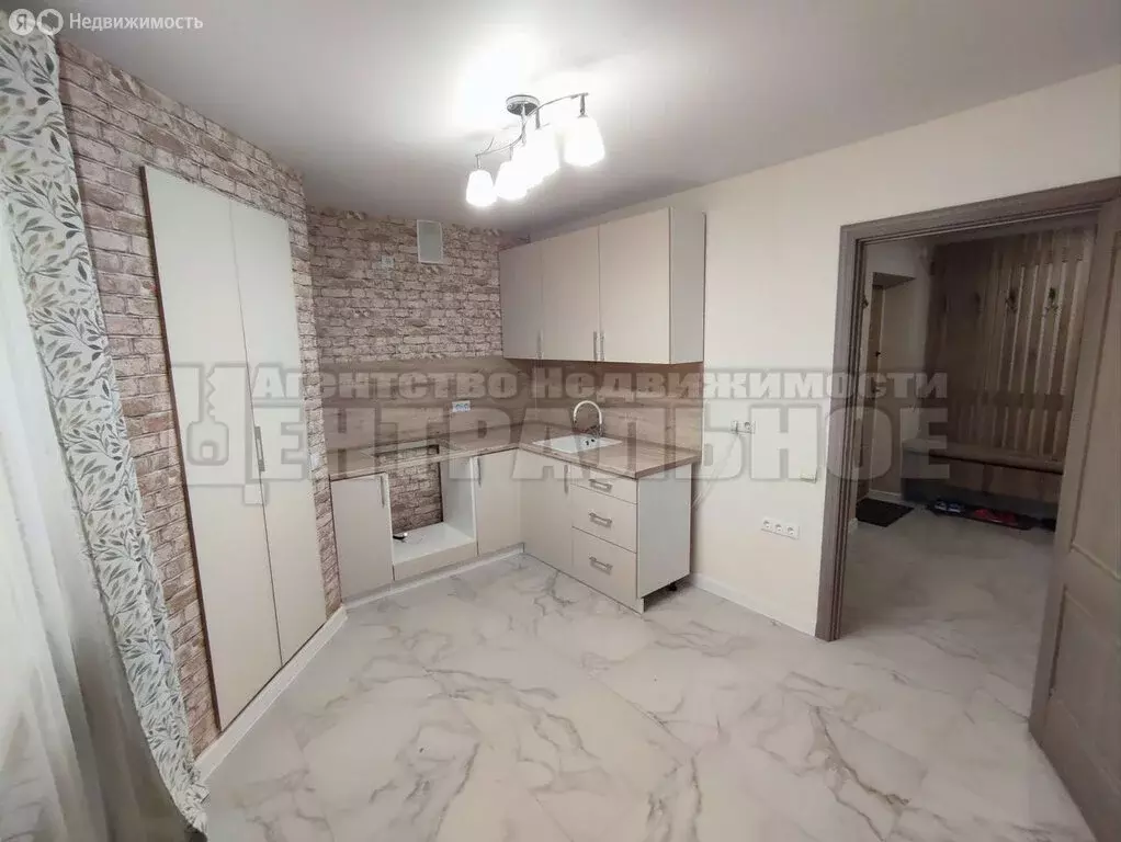2-комнатная квартира: Смоленск, улица Нахимова, 40Г (70.5 м) - Фото 0